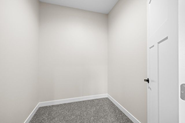 2401 15th St NW, Minot, ND 58703