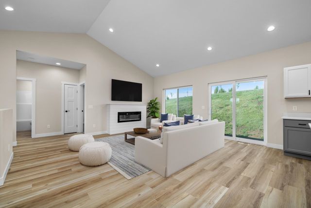 2401 15th St NW, Minot, ND 58703