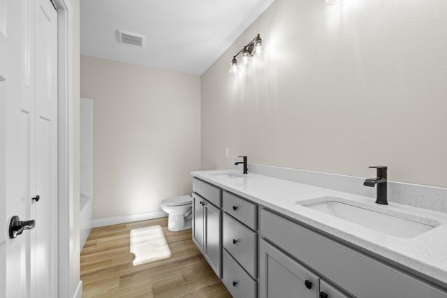 2401 15th St NW, Minot, ND 58703