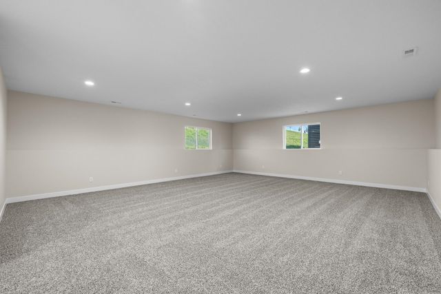 2401 15th St NW, Minot, ND 58703