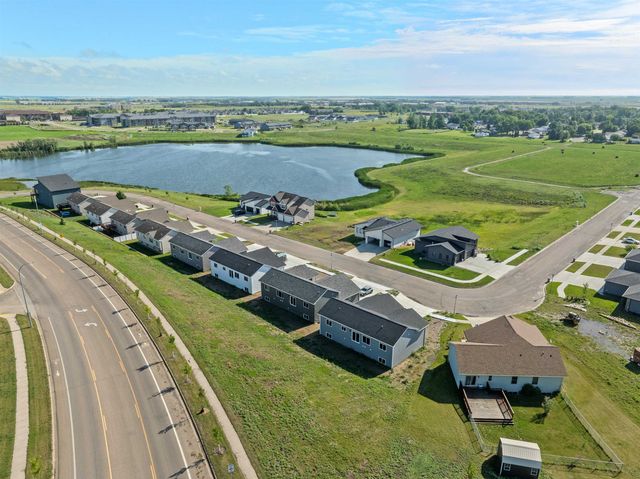 2401 15th St NW, Minot, ND 58703