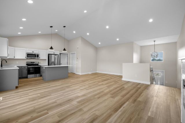 2401 15th St NW, Minot, ND 58703