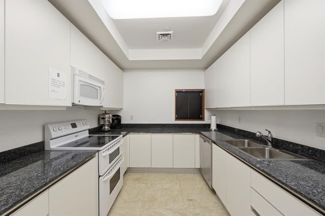 2845 NE 9th Street 906, Fort Lauderdale, FL 33304