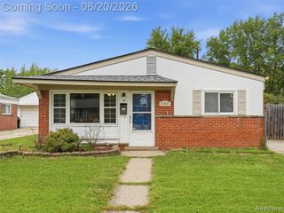 21601 Parkway Street, Saint Clair Shores, MI 48082