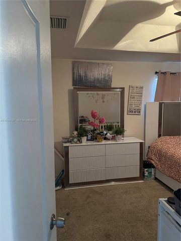 1043 SE 23rd Ave, Homestead, FL 33035