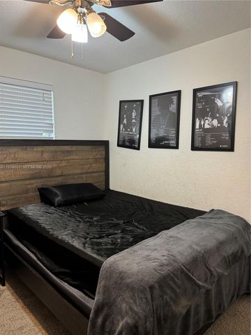 1043 SE 23rd Ave, Homestead, FL 33035