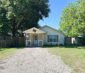 1313 Muncy Street, El Campo, TX 77437