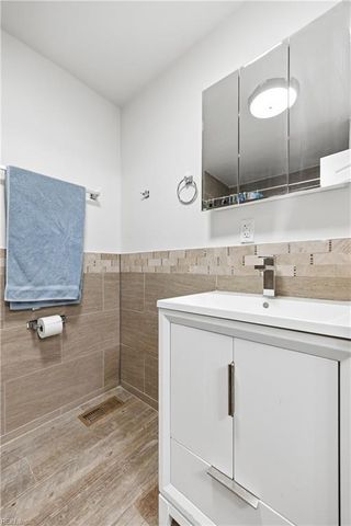 2221 Decatur ST, Chesapeake, VA 23324