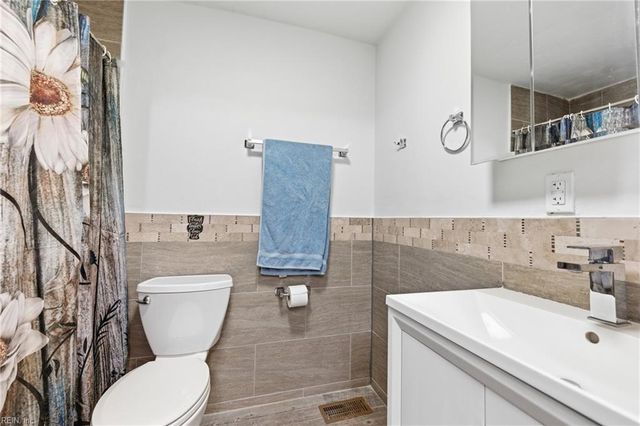 2221 Decatur ST, Chesapeake, VA 23324