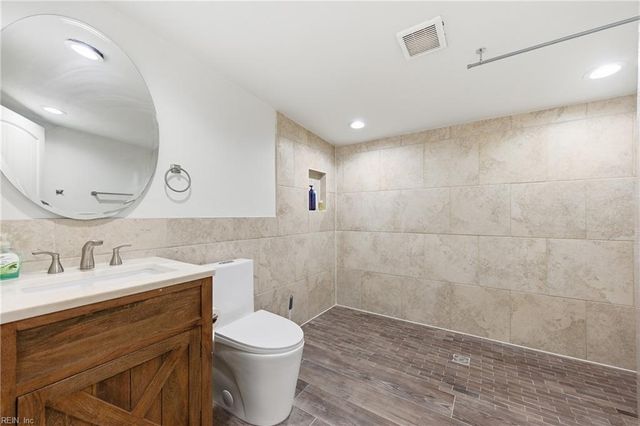 2221 Decatur ST, Chesapeake, VA 23324