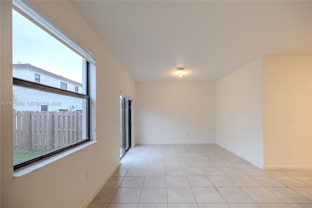 Image 12 of property listing at 24671 SW 119th Pl, Homestead, FL 33032