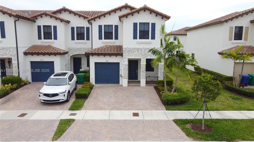 Image 2 of property listing at 24671 SW 119th Pl, Homestead, FL 33032