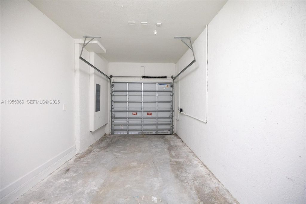 Image 31 of property listing at 24671 SW 119th Pl, Homestead, FL 33032