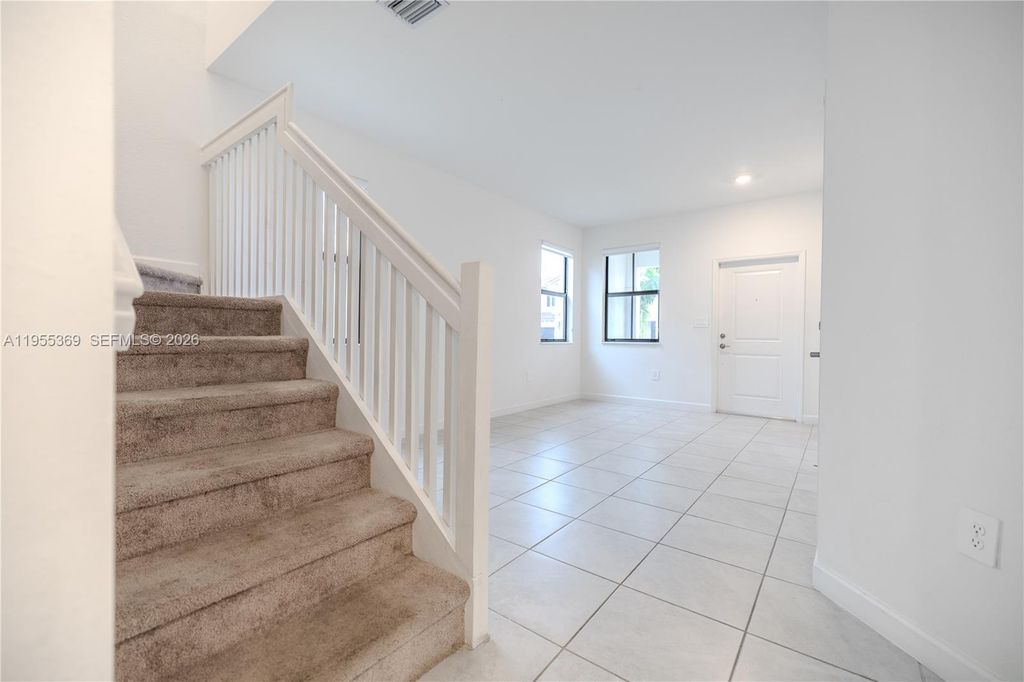 Image 7 of property listing at 24671 SW 119th Pl, Homestead, FL 33032