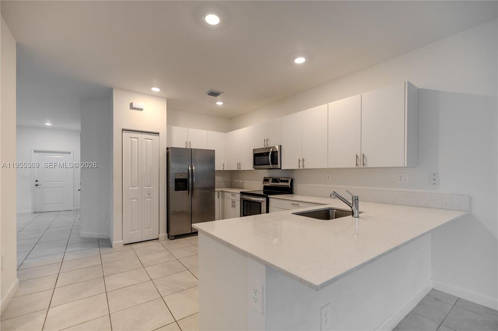 Image 9 of property listing at 24671 SW 119th Pl, Homestead, FL 33032