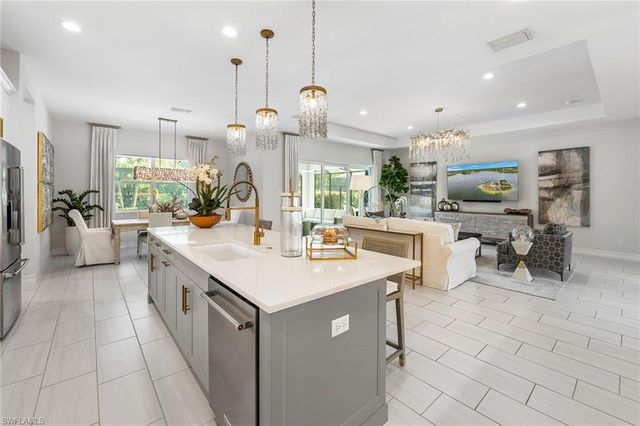 14212 Laguna Springs LN, Naples, FL 34114