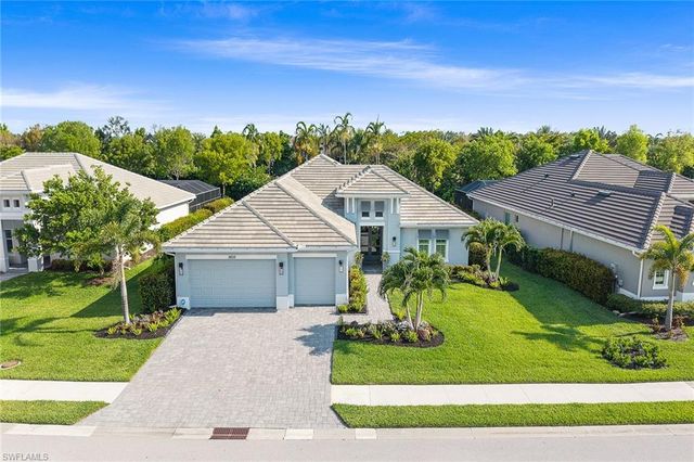 14212 Laguna Springs LN, Naples, FL 34114