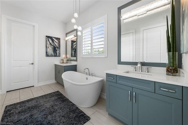 14212 Laguna Springs LN, Naples, FL 34114