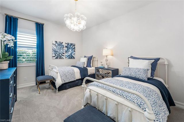 14212 Laguna Springs LN, Naples, FL 34114