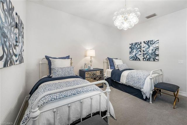 14212 Laguna Springs LN, Naples, FL 34114