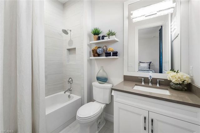 14212 Laguna Springs LN, Naples, FL 34114