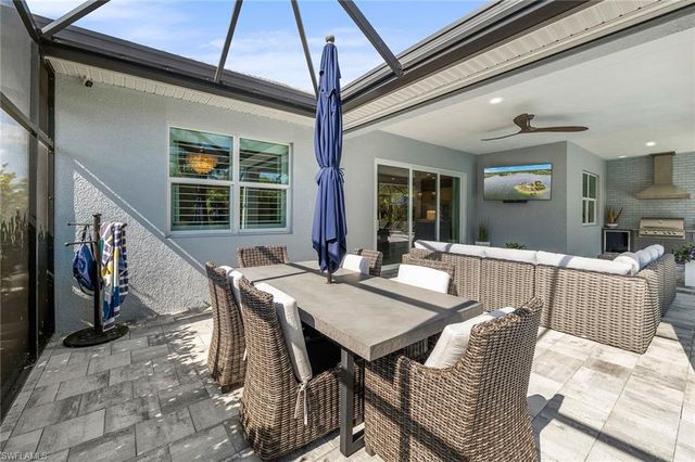 14212 Laguna Springs LN, Naples, FL 34114
