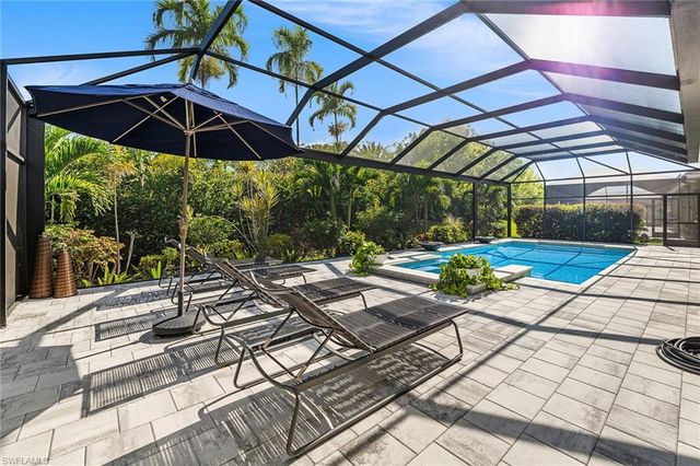 14212 Laguna Springs LN, Naples, FL 34114