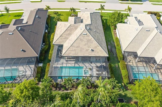 14212 Laguna Springs LN, Naples, FL 34114