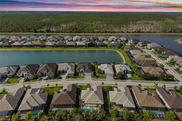14212 Laguna Springs LN, Naples, FL 34114