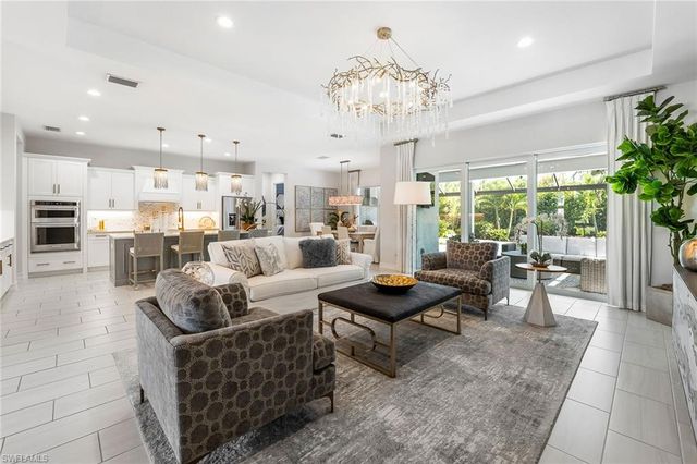 14212 Laguna Springs LN, Naples, FL 34114