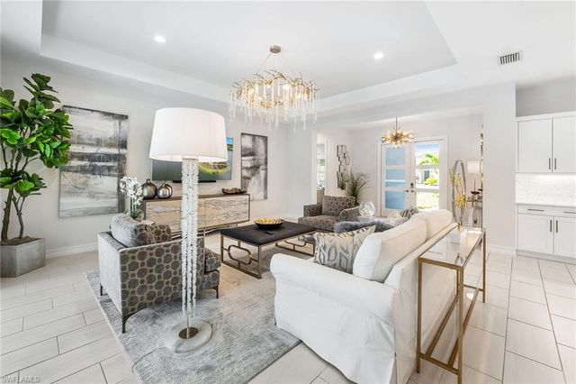 14212 Laguna Springs LN, Naples, FL 34114