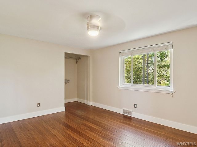 1689 Orchard Park Road, West Seneca, NY 14224