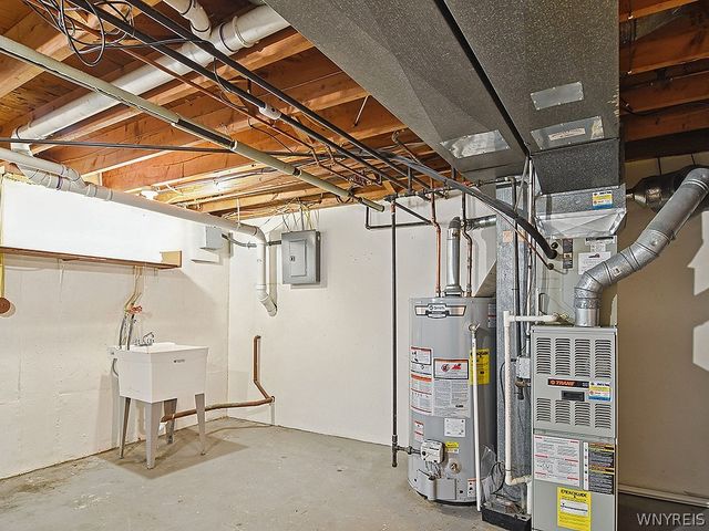 1689 Orchard Park Road, West Seneca, NY 14224