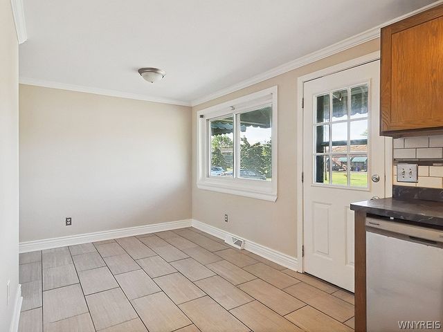 1689 Orchard Park Road, West Seneca, NY 14224