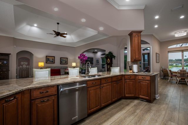 27028 OLD ENGLISH COURT, Leesburg, FL 34748