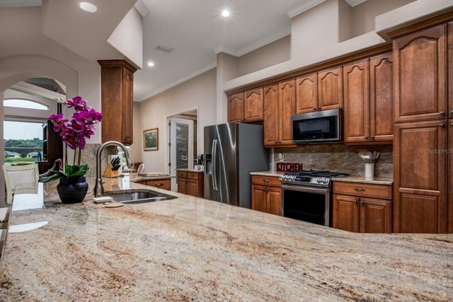 27028 OLD ENGLISH COURT, Leesburg, FL 34748