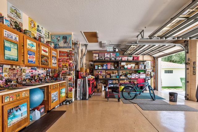 27028 OLD ENGLISH COURT, Leesburg, FL 34748