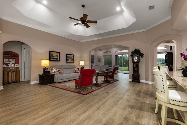 27028 OLD ENGLISH COURT, Leesburg, FL 34748