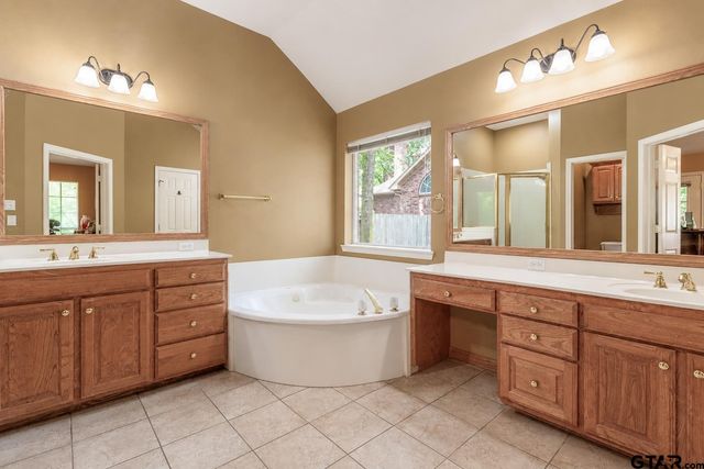 1388 Santa Fe Trail, Tyler, TX 75703