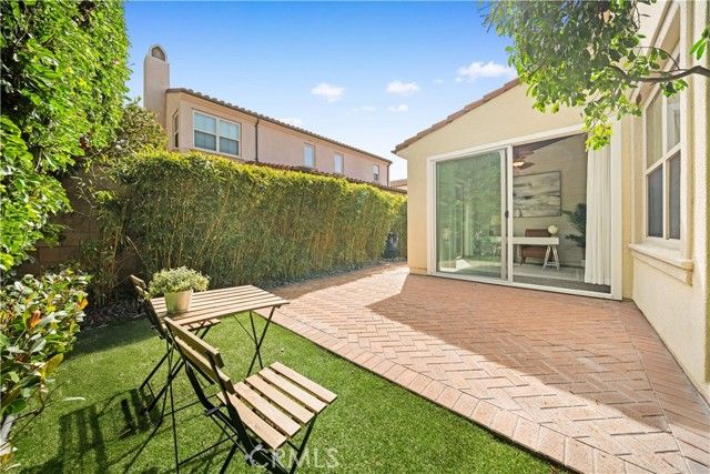 21 Fanpalm, Irvine, CA 92620