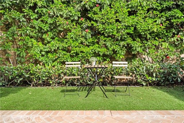 21 Fanpalm, Irvine, CA 92620