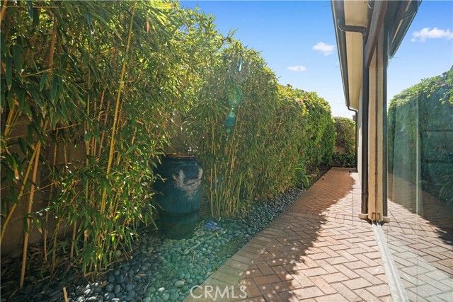 21 Fanpalm, Irvine, CA 92620