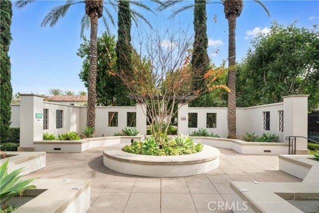 21 Fanpalm, Irvine, CA 92620