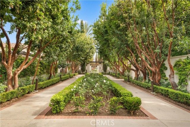 21 Fanpalm, Irvine, CA 92620