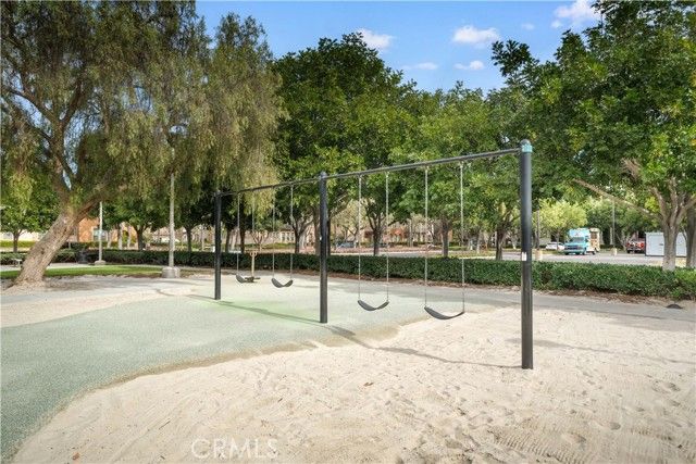 21 Fanpalm, Irvine, CA 92620