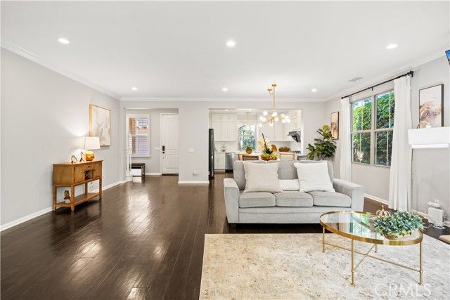 21 Fanpalm, Irvine, CA 92620