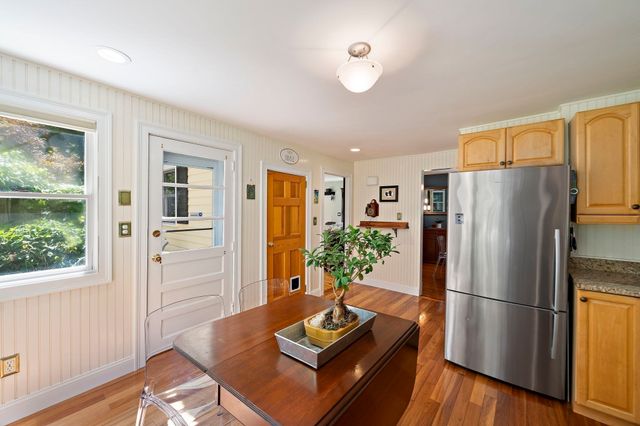 16 Oakland Ave, Hanover, MA 02339