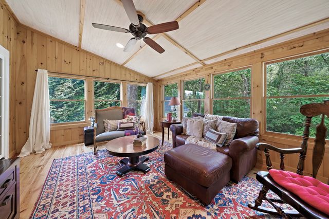 16 Oakland Ave, Hanover, MA 02339