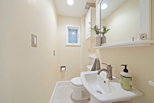 16 Oakland Ave, Hanover, MA 02339