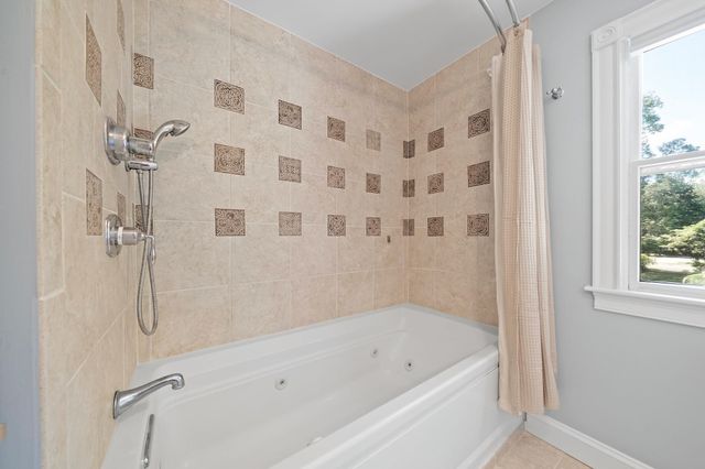 16 Oakland Ave, Hanover, MA 02339